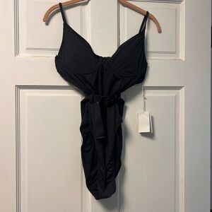 Good American Elegant Black Women's Bodysuit